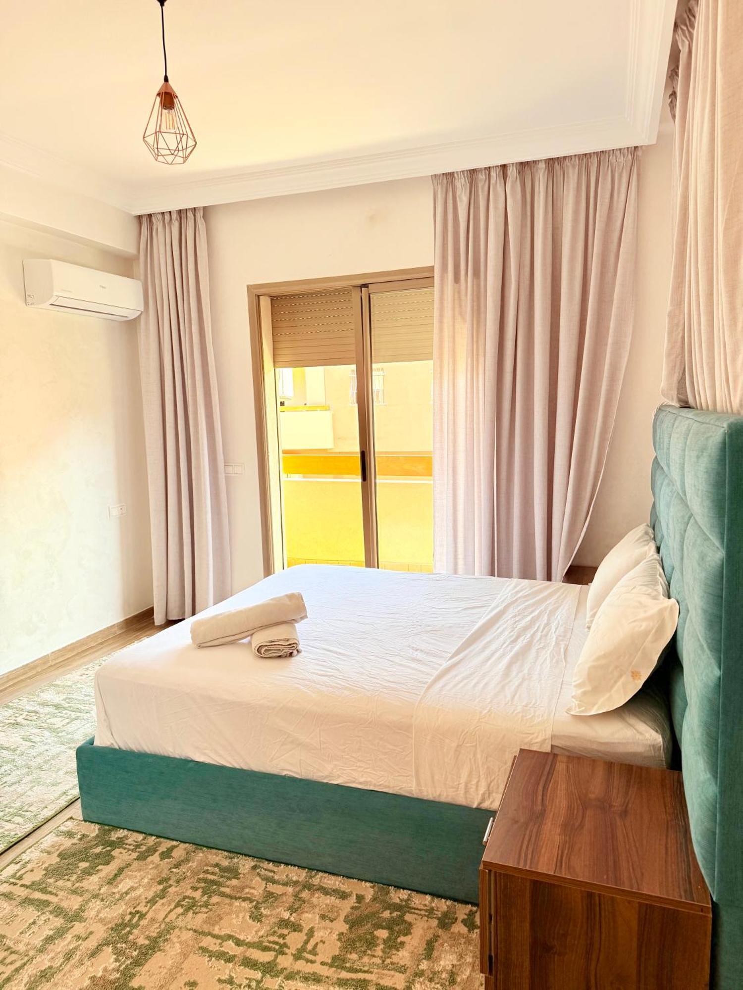 公寓 Chic Appartement 3Ch Confortable Vus Piscine 马拉喀什